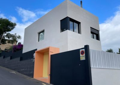 Lijado de Piedra Caliza | 870 m2 en Trabajo Vertical | Calle Bartomeu Pons i Coll